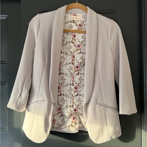 Skies Are Blue Jackets & Blazers - Skies Are Blue Blush Shawl Collar Blazer with Floral Lining